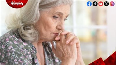 كيف تتغير المرأة عاطفياً عند وصولها إلى سن اليأس؟