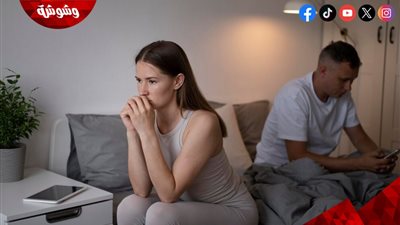 العصبية والهدايا.. علامات تُشير إلى احتمالية تعرضك للخيانة الزوجية!