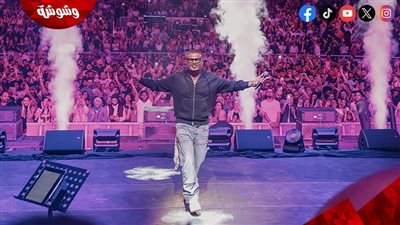 حلق ووشم وصفعات.. أزمات عمرو دياب مع جمهوره عرض مستمر!