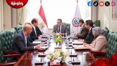 وزير الصحة يكشف مفاجأة عن أزمة محلات 