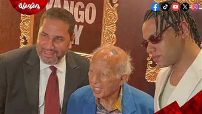 رغم صعوبة حركته.. هاني شنودة يدعم زياد ظاظا في احتفالية مسلسل 