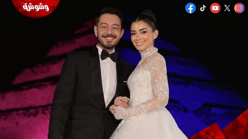 ليلى أحمد زاهر ووالدها
