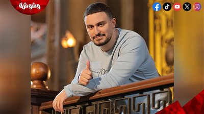 ياسين السقا يساند والده في العرض الخاص لفيلم 