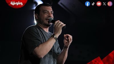 إيهاب توفيق يروج لأحدث حفلاته على طريقته الخاصة‎    