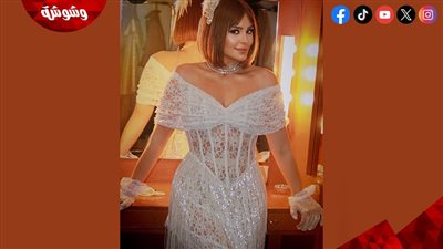كارول سماحة تخطف الأنظار بفستان أبيض يشبه الزفاف بمهرجان بيت الدين في لبنان