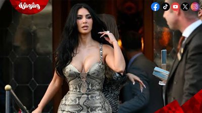 كيم كارداشيان بإطلالة مثيرة في حفل زفاف جيف بيزوس