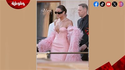 على مين أحلى؟.. كلوي كاردشيان تعيد ارتداء فستان ليزا غونزاليس في حفل جيف بيزوس