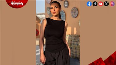 كارمن سليمان تبهر جمهورها بإطلالة سوداء بلمسات أنثوية
