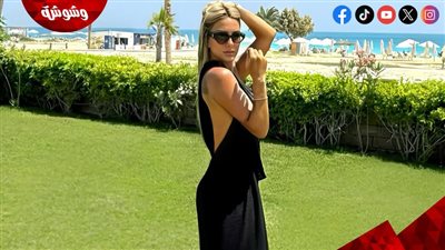 بالصور.. ريم مصطفى بإطلالة أنيقة على البحر
