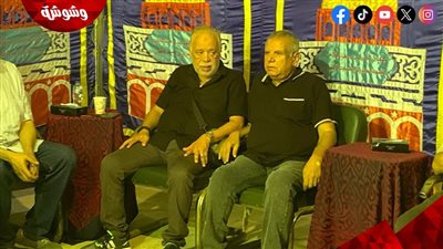 حمادة بركات يستقبل عزاء والدته.. وأشرف زكي يسانده