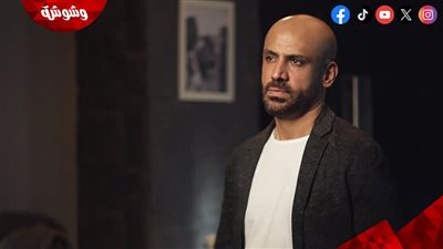 محمد يحيى يحصد وسام 