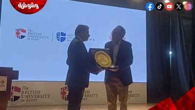 نجل يحيى الفخراني يتسلم تكريمه بمهرجان الطلبة.. والسبب!