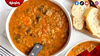 شوربة العدس بالخضار.. دفء الشتاء في طبق غني بالقيمة والطعم