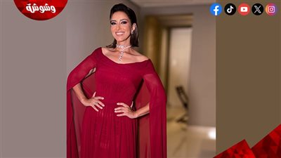بفستان مميز وتسريحة عصرية.. حنان مطاوع تتألق في افتتاح الجونة السينمائي
