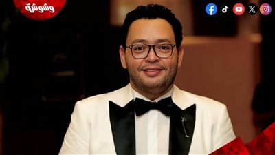 أحمد رزق يتألق في اللون الأزرق