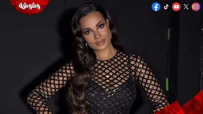 نادين نسيب نجيم تجذب الأنظار بإطلالة ليلية ناعمة