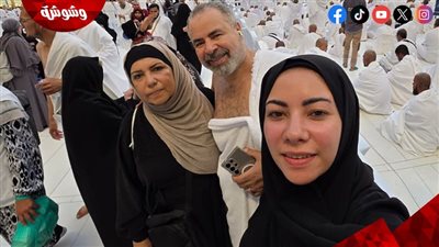 صبحي خليل وزوجته وابنته يؤدون مناسك العمرة.. صور