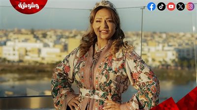 ليلى علوي تبهر جمهورها بإطلالة تجمع بين الأصالة والحداثة 	