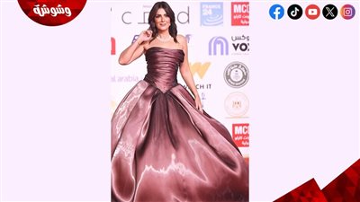 إنجي المقدم تتألق بفستان ساحر على السجادة الحمراء لمهرجان القاهرة السينمائي الـ46