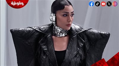 غادة عبد الرازق تثير الجدل بإطلالة غريبة