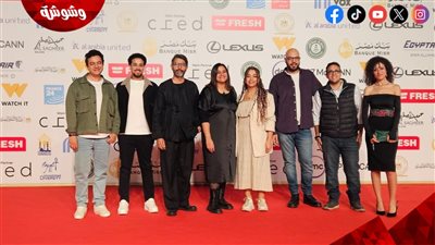 نجوم السينما يحتفلون بأعمالهم على ريد كاربت مهرجان القاهرة السينمائي الدولي