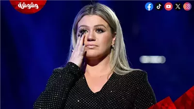 كيلي كلاركسون تتصدر 