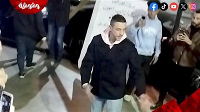طلب مفاجئ من أحمد الفيشاوي للمصورين في عزاء سمية الألفي