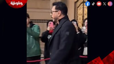 مصطفى شعبان أول الحضور بعزاء والدة هاني رمزي وسط توافد النجوم