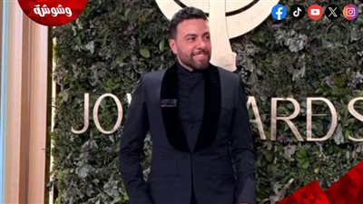 مدين يشيد بـ