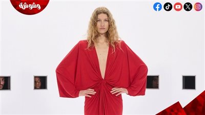 بعد أيام من رحيله.. دار فالنتينو تقدم عرض بأسبوع باريس تكريماً للمؤسس