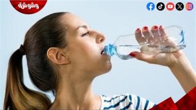خبراء يحذرون من قلة شرب الماء وتأثيرها على الأداء الذهني