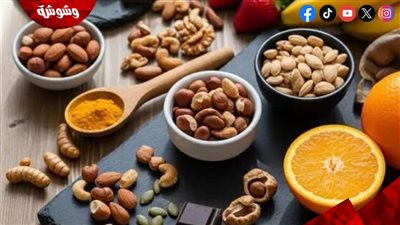 التوت والأسماك والمكسرات.. ثلاثي ذهبي لصحة الدماغ والذاكرة 	
