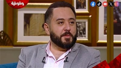 عمرو عبد العزيز يعلن إصابة والدته بجلطة قلبية