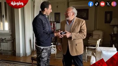أحمد فؤاد الثاني يزور منزل عبد الحليم حافظ