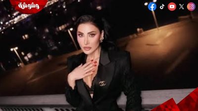 هبة نور تخطف الأنظار بإطلالة سوداء جريئة وأناقة لافتة