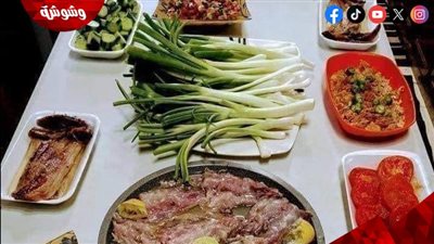 البصل الأخضر مع الرنجة.. سر قديم بفوائد صحية مذهلة