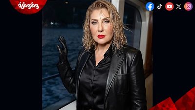 بالأسود الجريء.. نادية الجندي تخطف الأنظار بإطلالة سينمائية متمردة