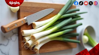 الصيدلية الخضراء.. كيف يمنحكِ البصل الأخضر حصانة طبيعية ضد الأمراض؟