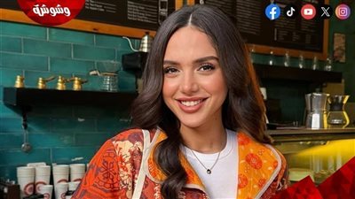 رنا رئيس بإطلالة ملكية بالنيود تخطف الأنظار في أحدث ظهور