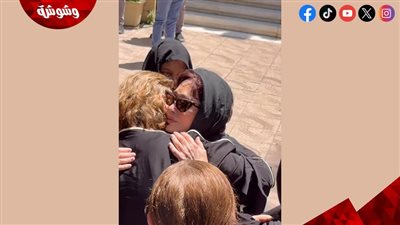 صور.. تشييع جثمان والد منة شلبي وسط دعم من نجوم الفن