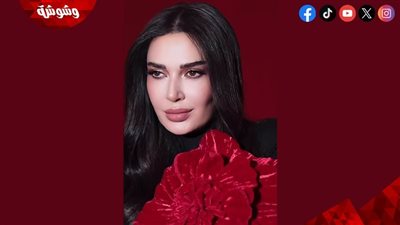 سيرين عبد النور تخطف الأنظار بإطلالة سوداء أنيقة وتعلن اشتياقها لجمهورها