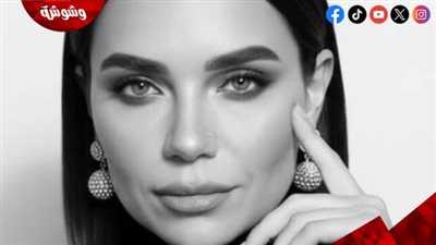 بالأبيض والأسود.. نور قدري تخطف الأنظار بإطلالات فنية راقية