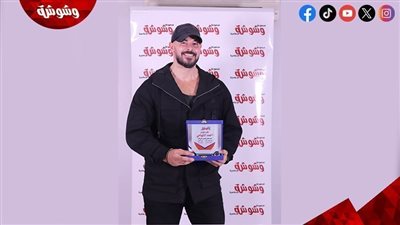 أحمد التهامي يروي موقف إنساني لا يُنسى مع عادل إمام في كواليس التصوير