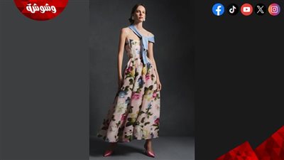 كارولينا هيريرا تكشف عن أناقة صيف 2026 بتصاميم مزهرة ولمسات أنثوية راقية