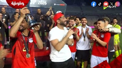 تامر حسني يشعل أجواء Egyptian Fan Zone.. ويدعو لدعم المنتخب بكأس العالم