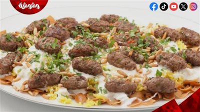 فتة الكفتة تفرض حضورها على مائدة عيد الأضحى.. فما طريقة تحضيرها؟