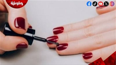 تحذير طبي من مخاطر محتملة في المناكير وجل الأظافر