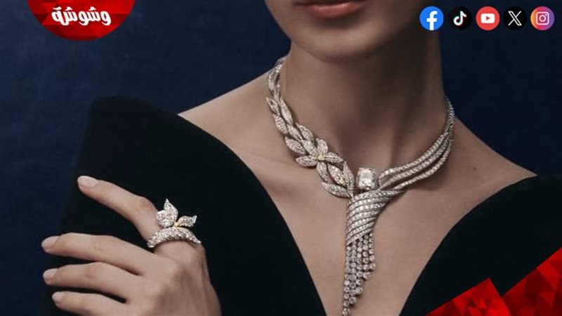 عقد فاخر