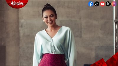 بلوزة ساتان وتنورة بنقشة الفهد.. سر أناقة لقاء الخميسي في أحدث ظهور