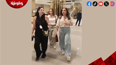 أنغام تخطف الأنظار في العرض الخاص لمسرحية 